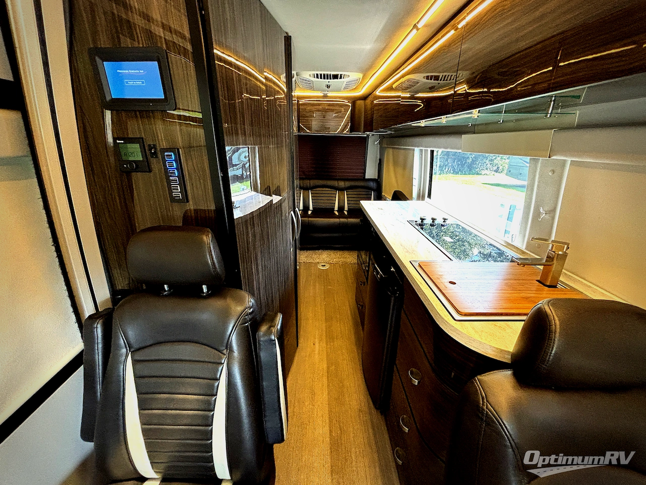 2016 Winnebago Era 70X Photo 4