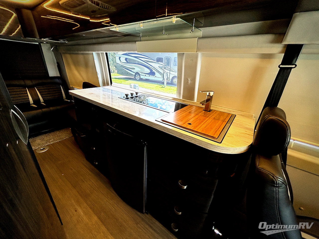 2016 Winnebago Era 70X Photo 6