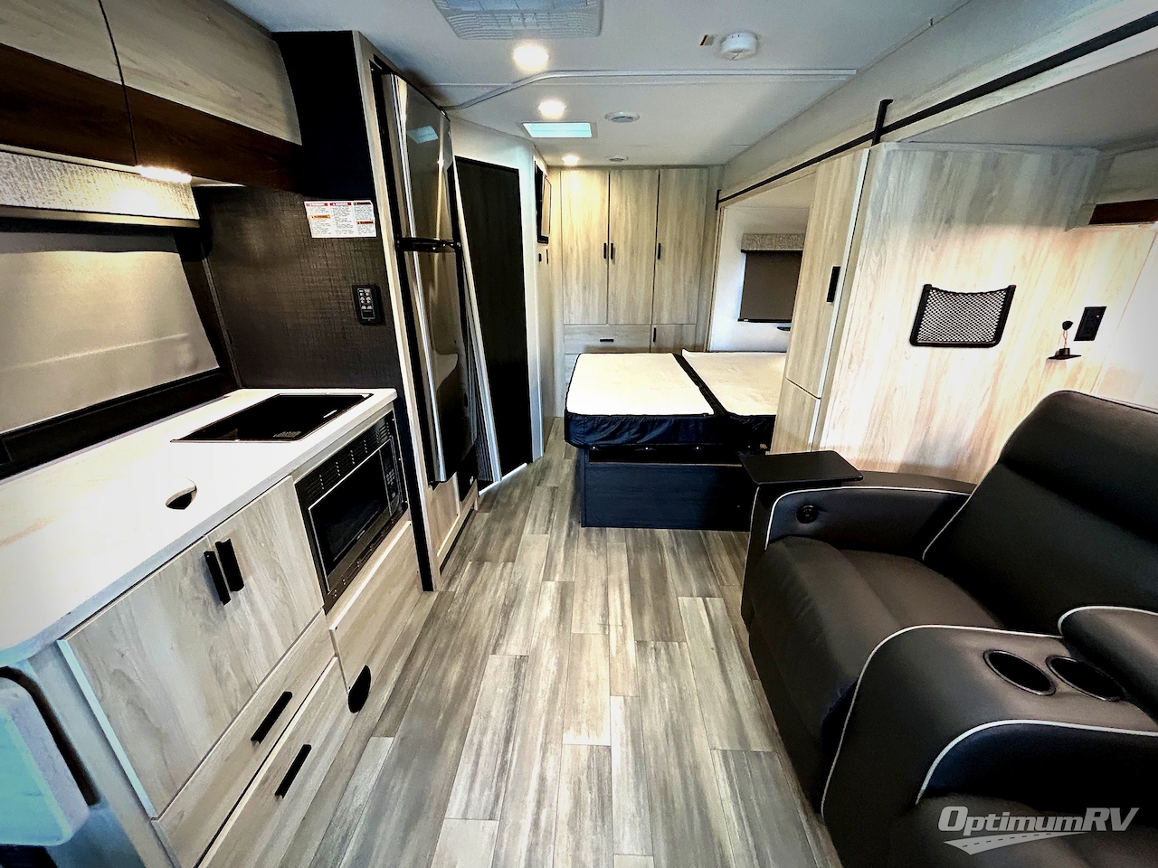 2023 Forest River Sunseeker MBS 2400B Photo 9