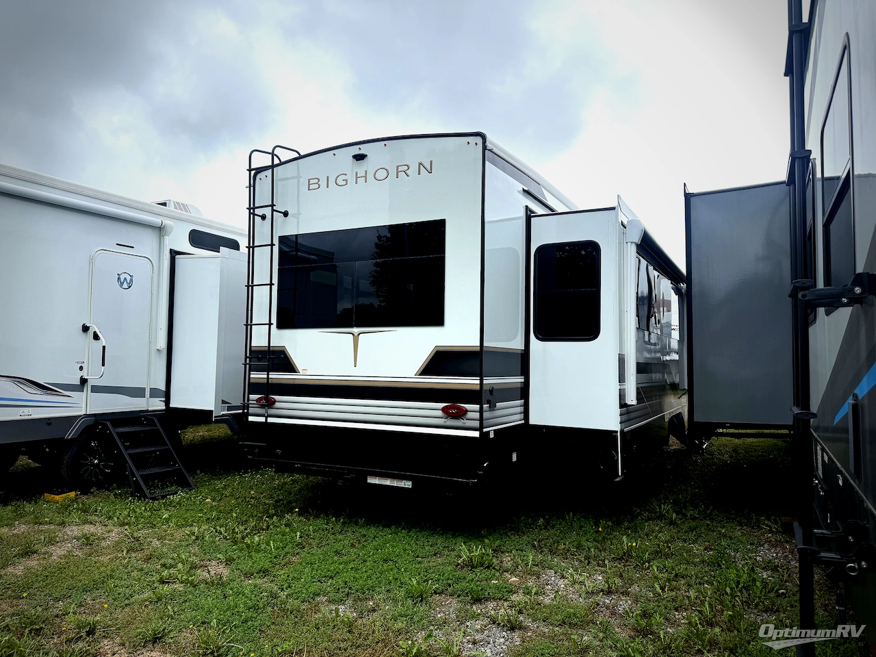 2026 Heartland Bighorn 38RE Photo 2