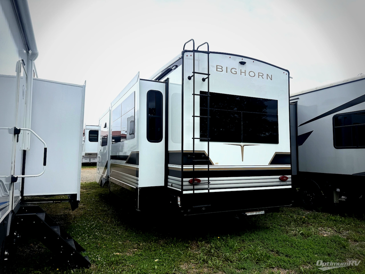 2026 Heartland Bighorn 38RE Photo 3