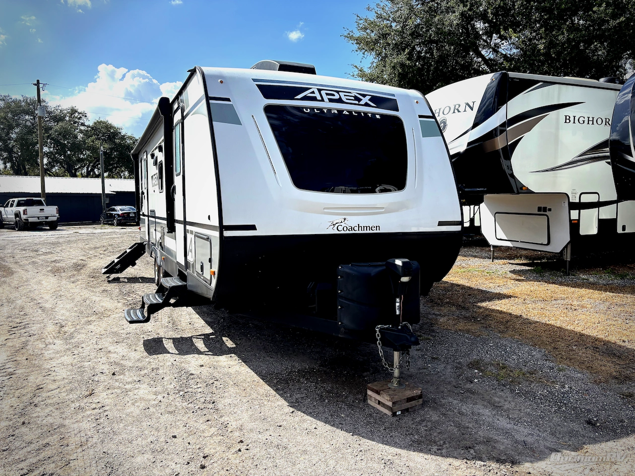 2022 Coachmen Apex Ultra-Lite 266BHS Photo 1