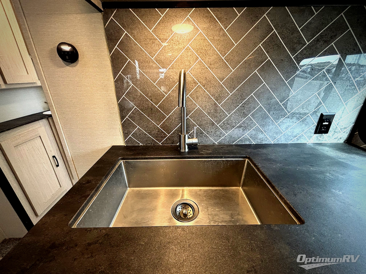 2022 Coachmen Apex Ultra-Lite 266BHS Photo 8