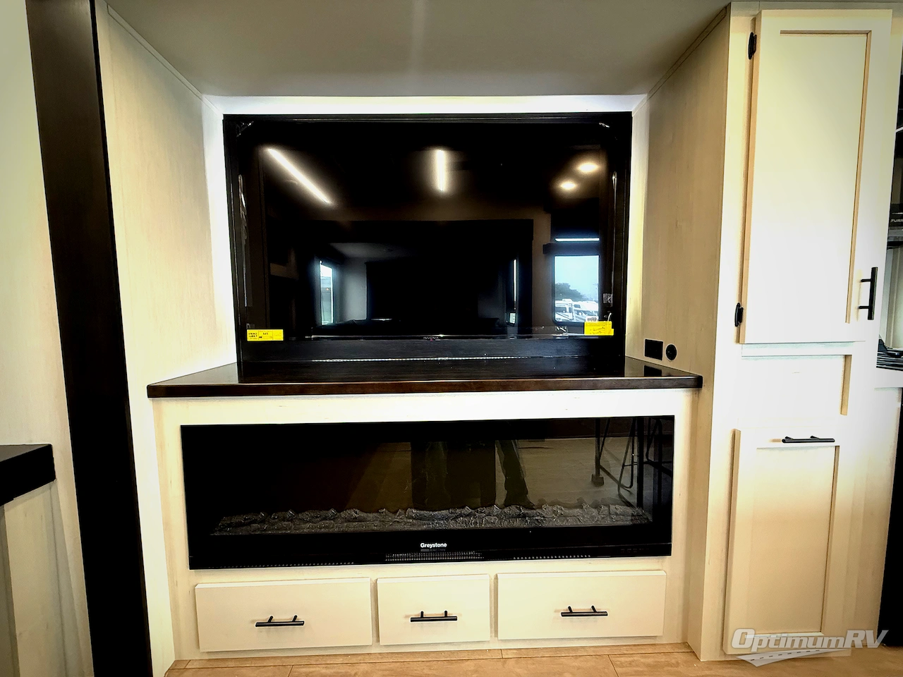 2026 Forest River Cherokee Arctic Wolf 38LEAH.G Photo 11