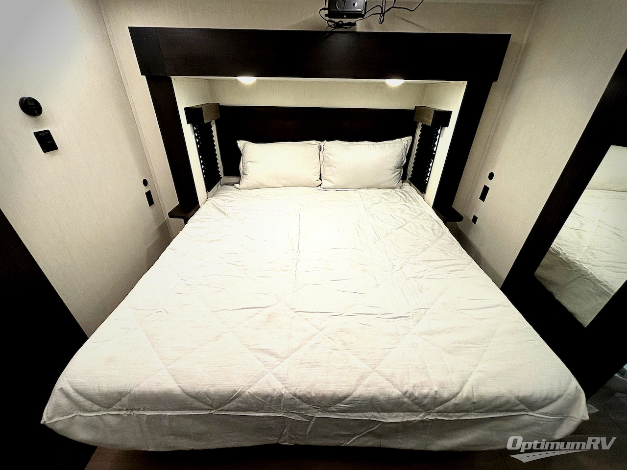 2026 Forest River Cherokee Arctic Wolf 38LEAH.G Photo 13