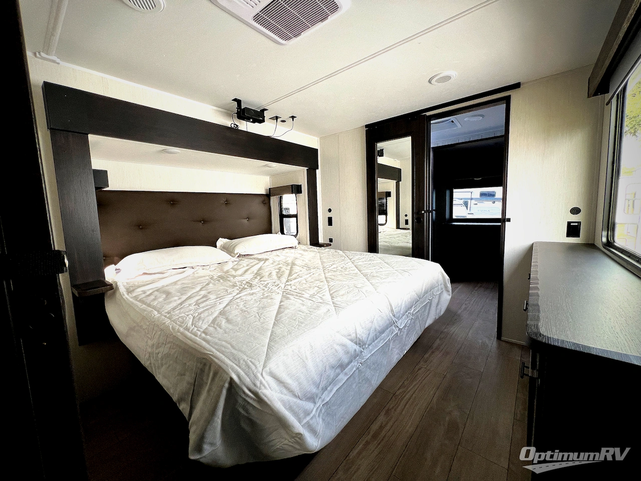 2026 Forest River Cherokee Arctic Wolf 38LEAH.G Photo 17