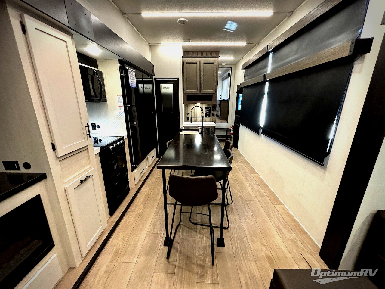 2026 Forest River Cherokee Arctic Wolf 38LEAH.G Photo 5