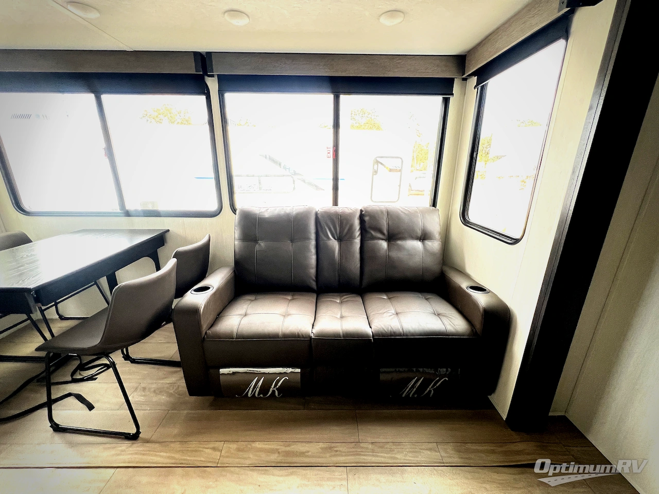 2026 Forest River Cherokee Arctic Wolf 38DST Photo 6