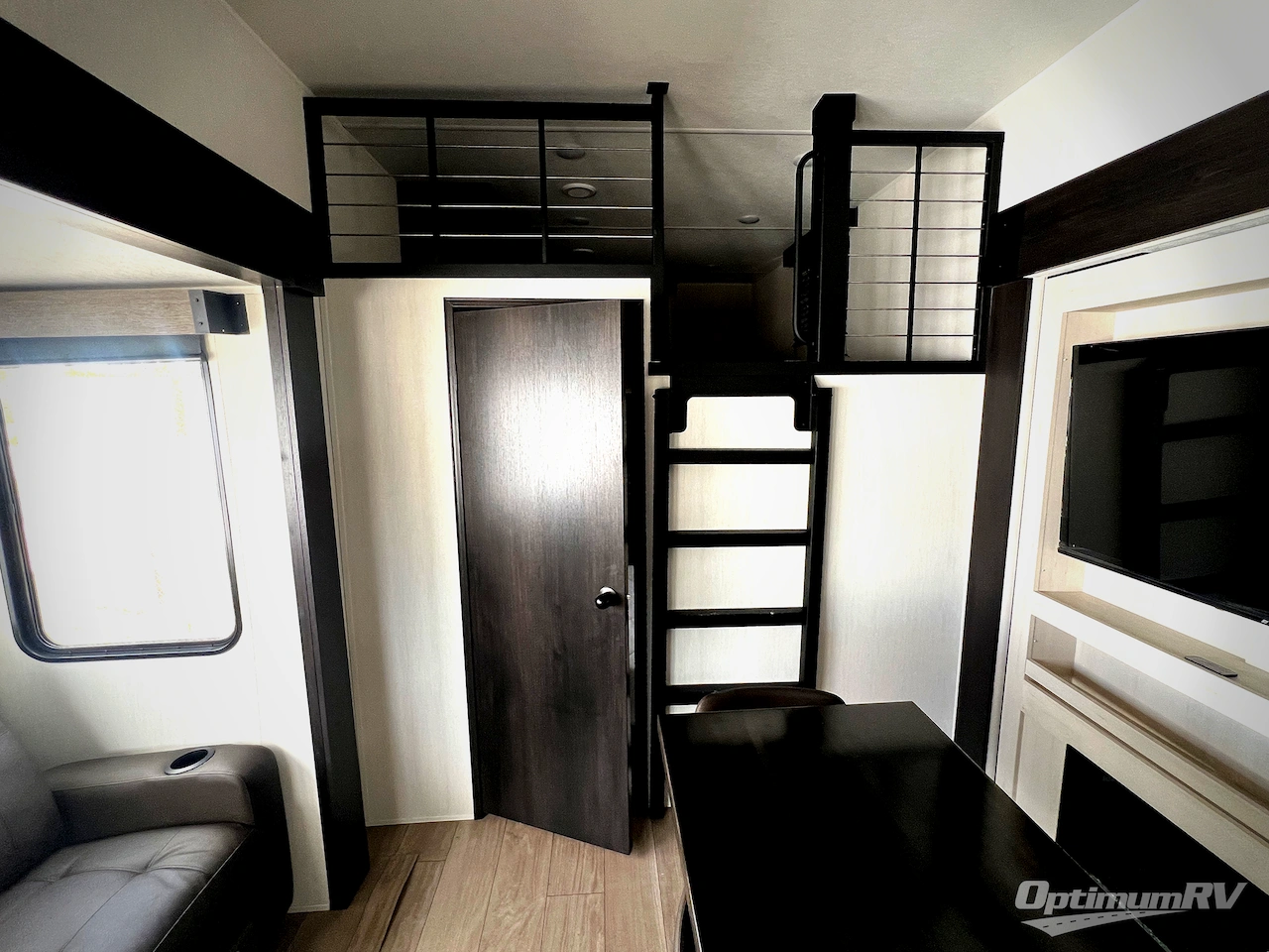 2026 Forest River Cherokee Arctic Wolf 38DST Photo 13