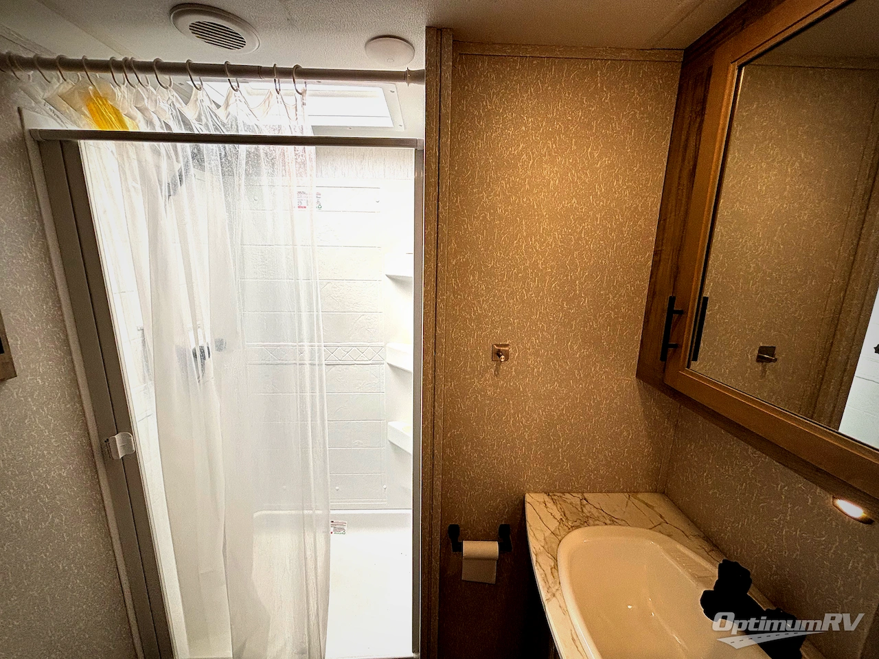 2022 Forest River Cherokee Arctic Wolf Suite 3550 Photo 14