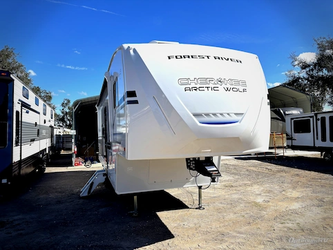 New 2026 Forest River Cherokee Arctic Wolf 285OPT Featured Photo