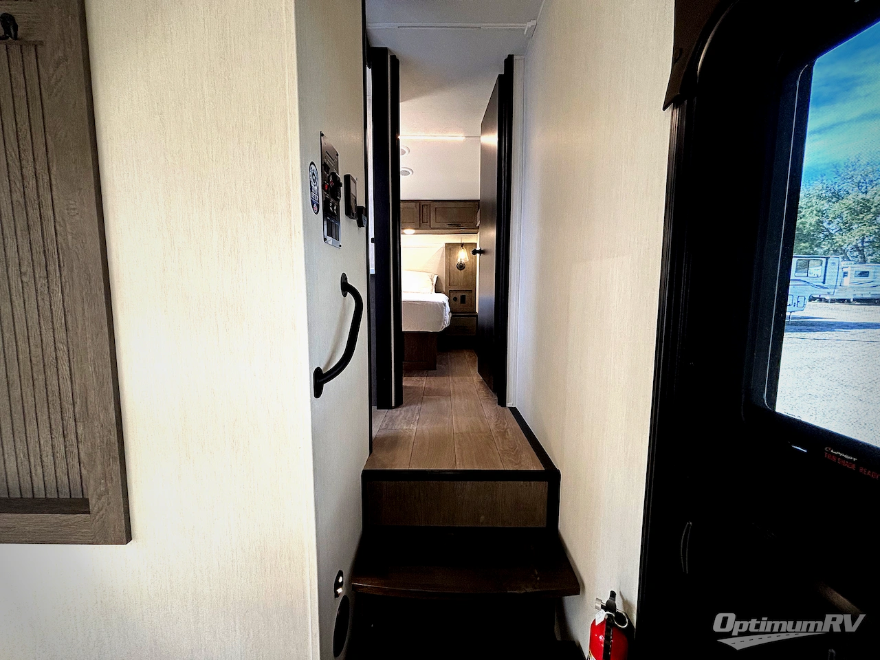 2026 Forest River Cherokee Arctic Wolf 285OPT Photo 4