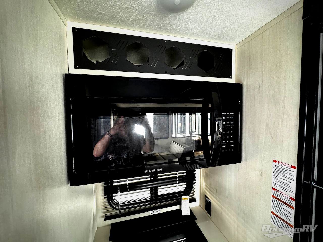 2026 Forest River Cherokee Arctic Wolf 3750SUITE Photo 6