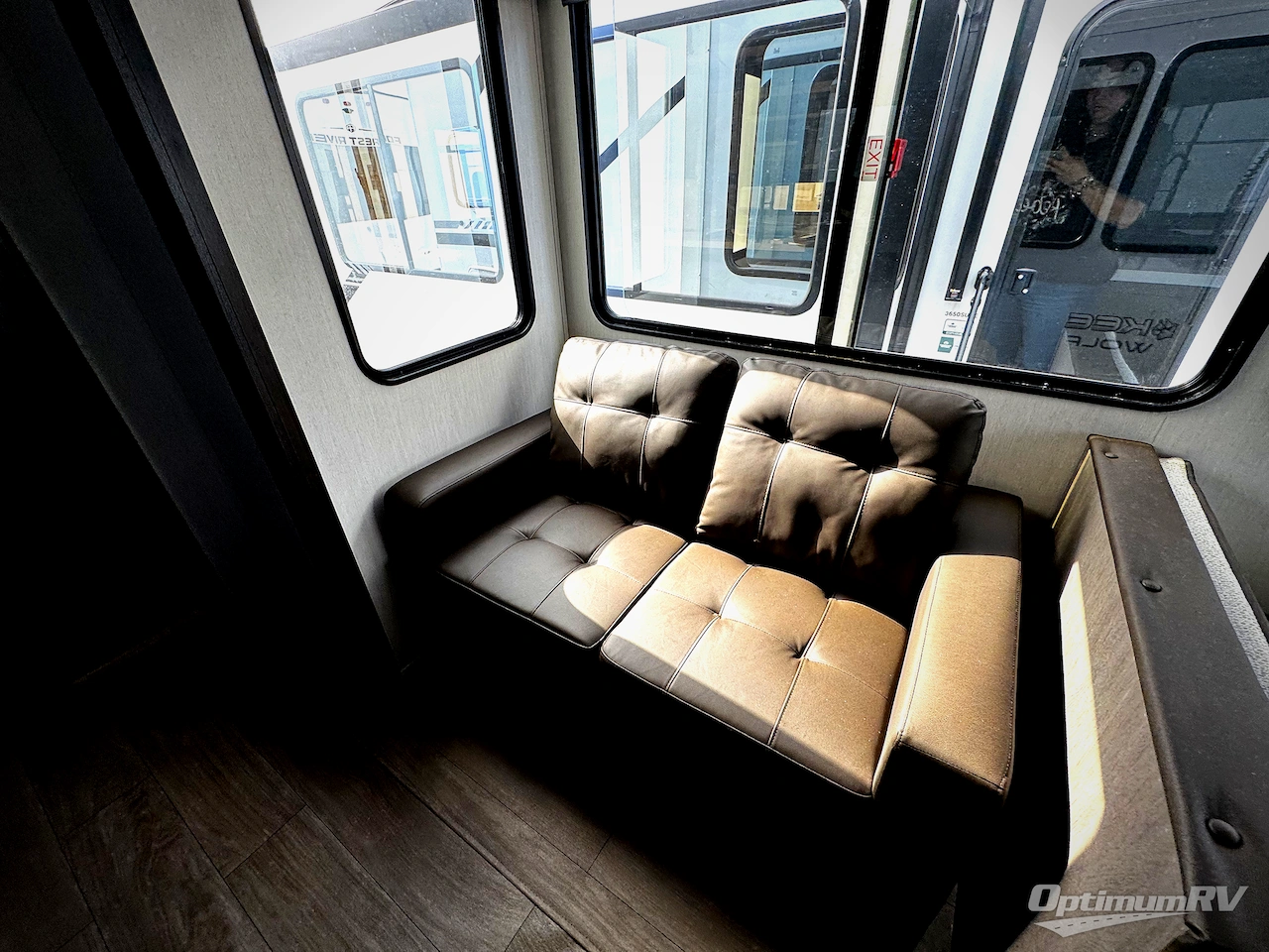 2026 Forest River Cherokee Arctic Wolf 3750SUITE Photo 9