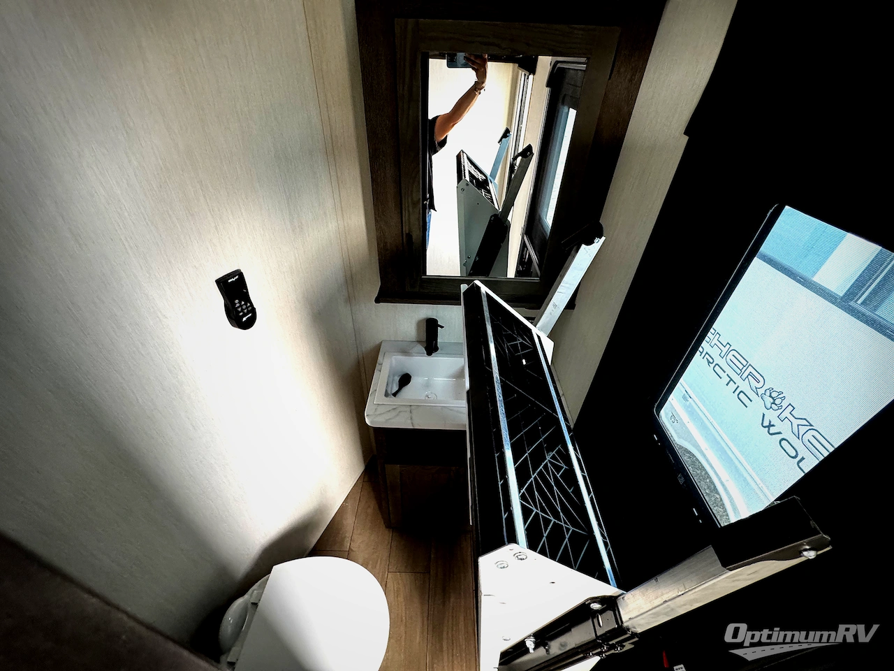 2026 Forest River Cherokee Arctic Wolf 3750SUITE Photo 14