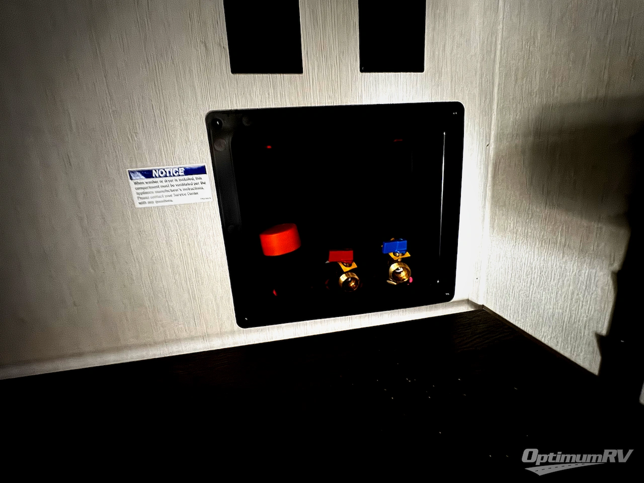 2026 Forest River Cherokee Arctic Wolf 3750SUITE Photo 24