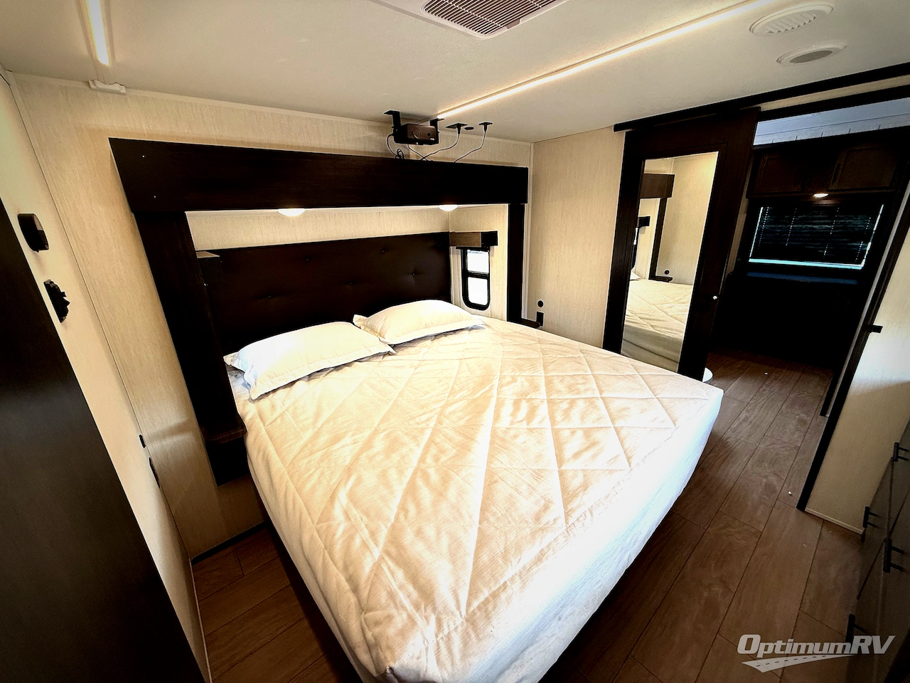 2026 Forest River Cherokee Arctic Wolf 38LEAH.G Photo 17