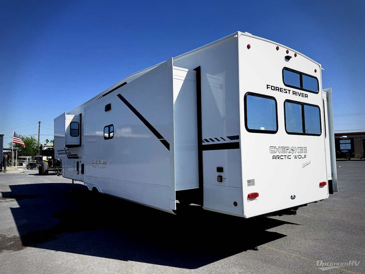 2026 Forest River Cherokee Arctic Wolf 38LEAH.G Photo 3