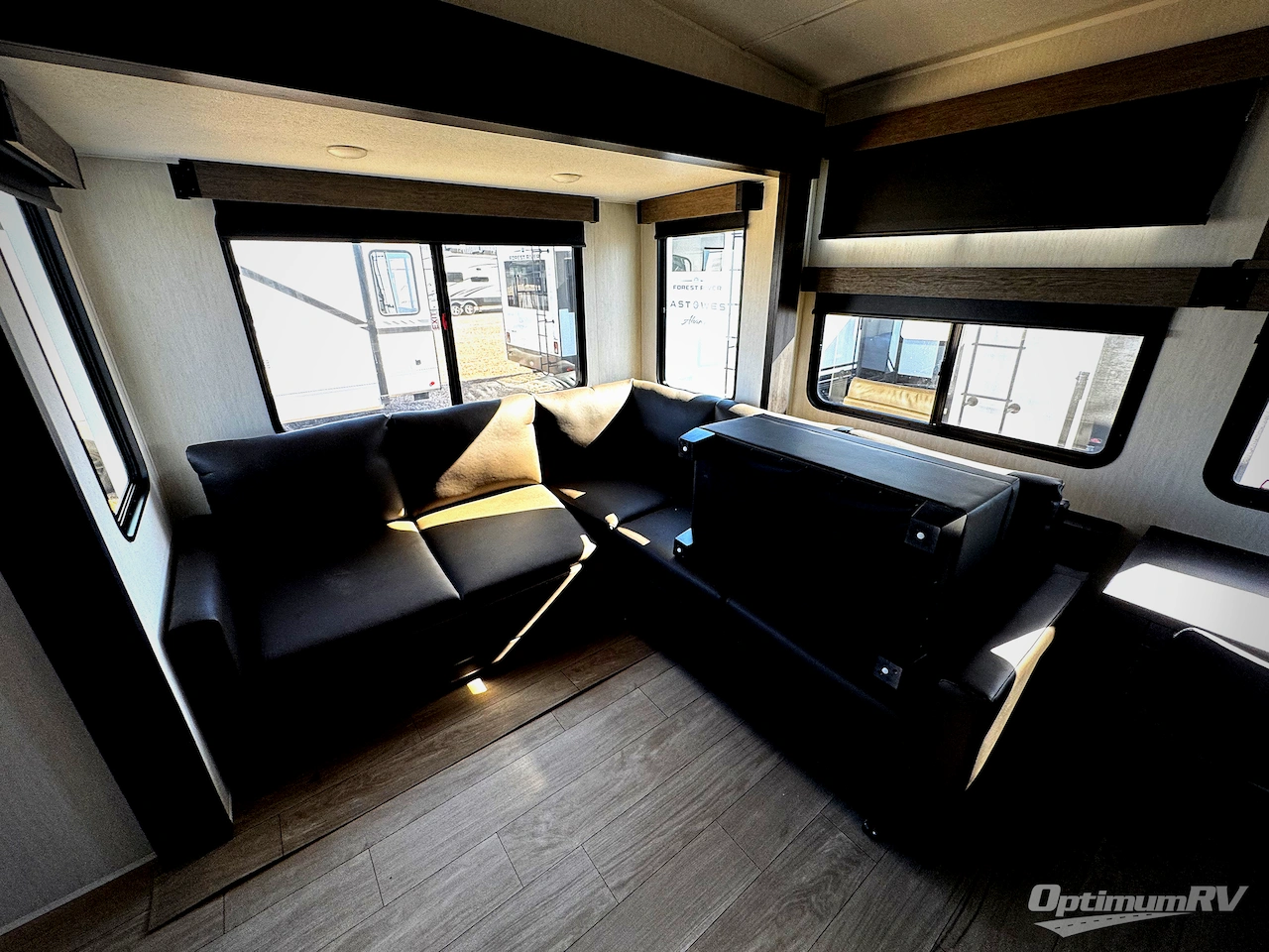 2026 Forest River Cherokee Arctic Wolf 38LEAH.G Photo 11