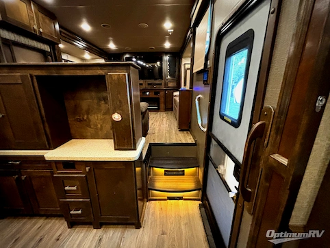 2019 VanLeigh Vilano 375FL RV Photo 2