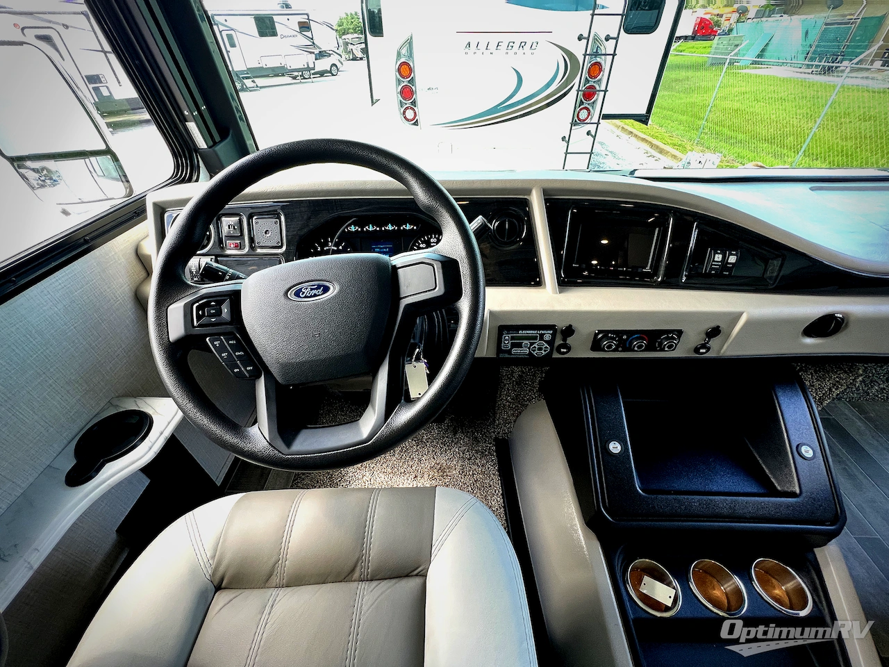 2024 Holiday Rambler Admiral 33B6 Photo 7
