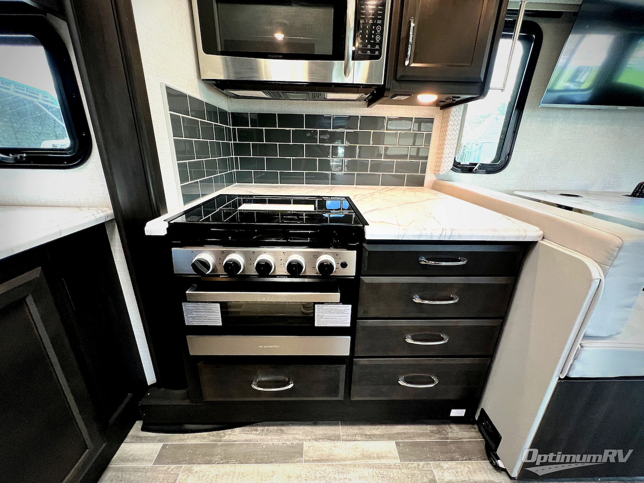 2024 Holiday Rambler Admiral 33B6 Photo 12