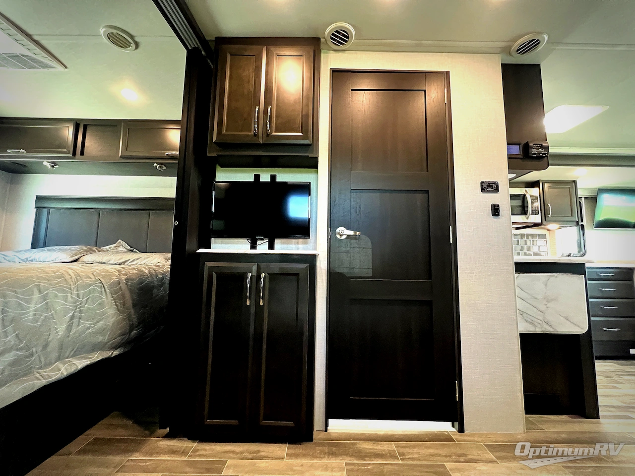 2024 Holiday Rambler Admiral 33B6 Photo 20