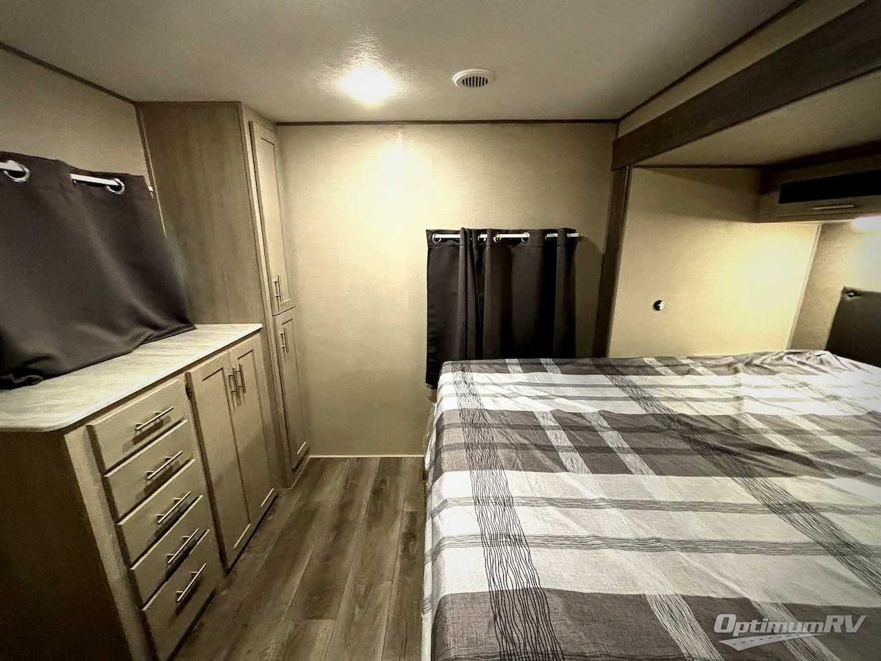 2023 Coachmen Catalina Legacy 343BHTS Photo 17
