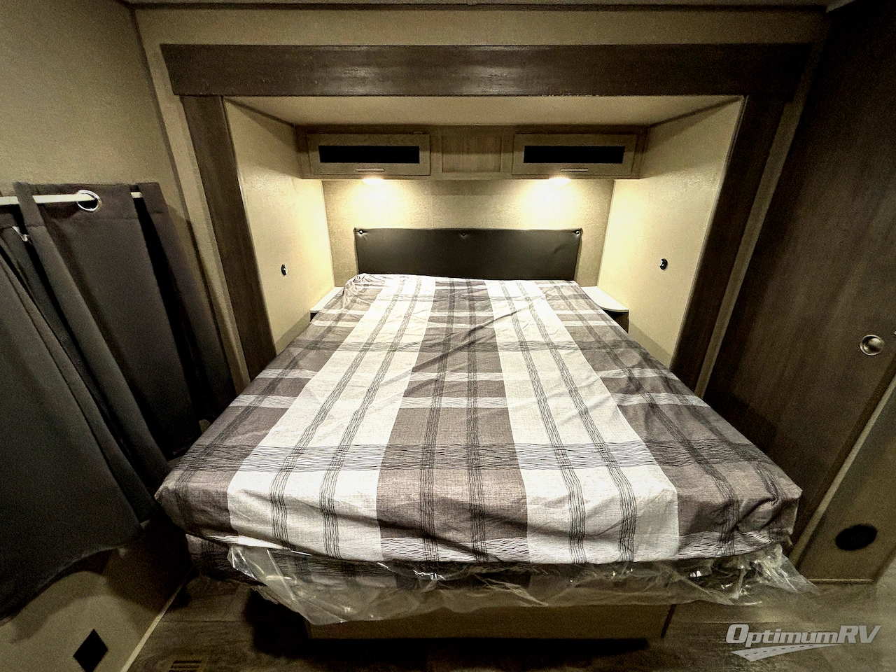 2023 Coachmen Catalina Legacy 343BHTS Photo 18
