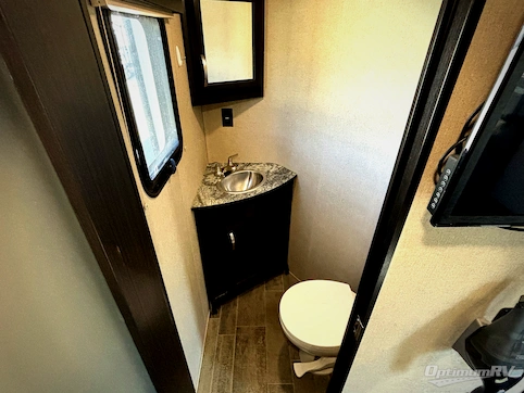 2018 Dutchmen Voltage V3805 RV Photo 3