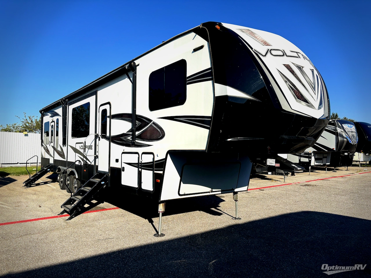 2018 Dutchmen Voltage V3805 Photo 1