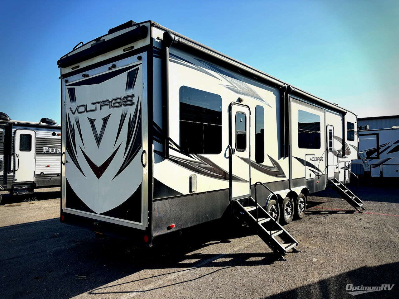 2018 Dutchmen Voltage V3805 Photo 2