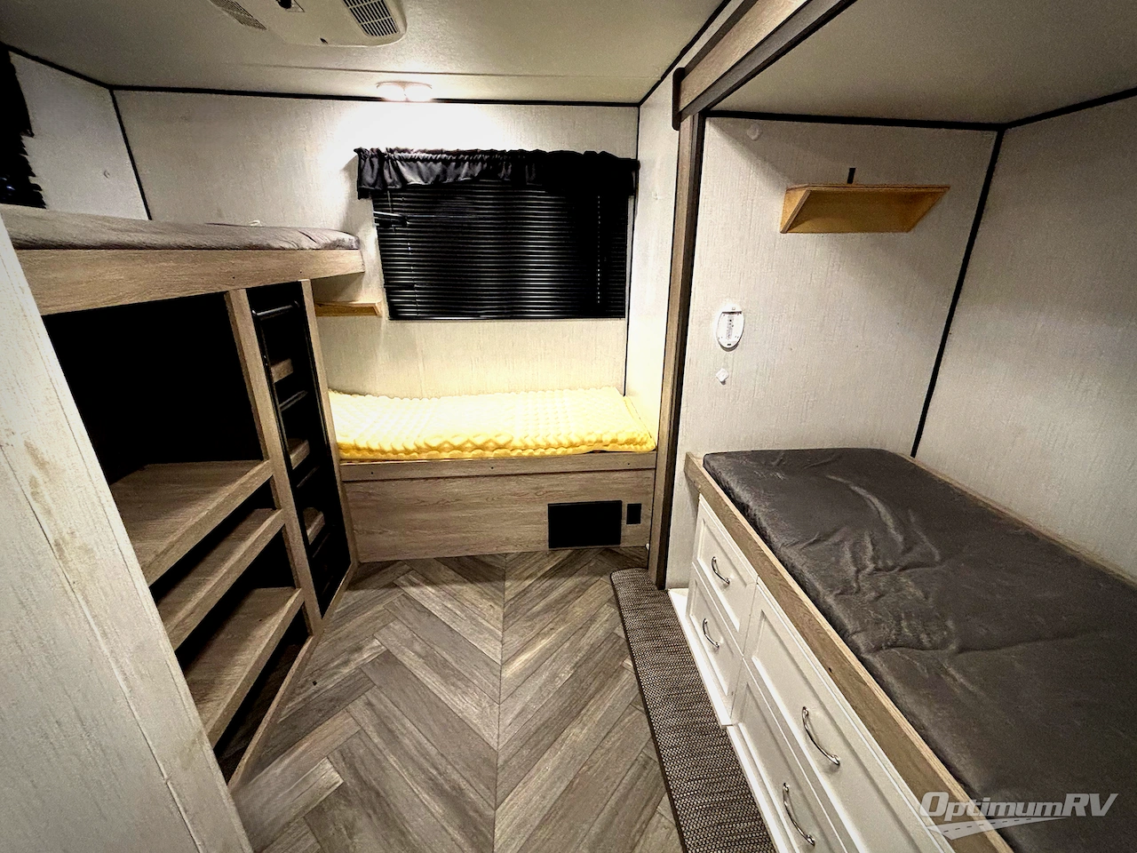 2022 Heartland Prowler 320BH Photo 13