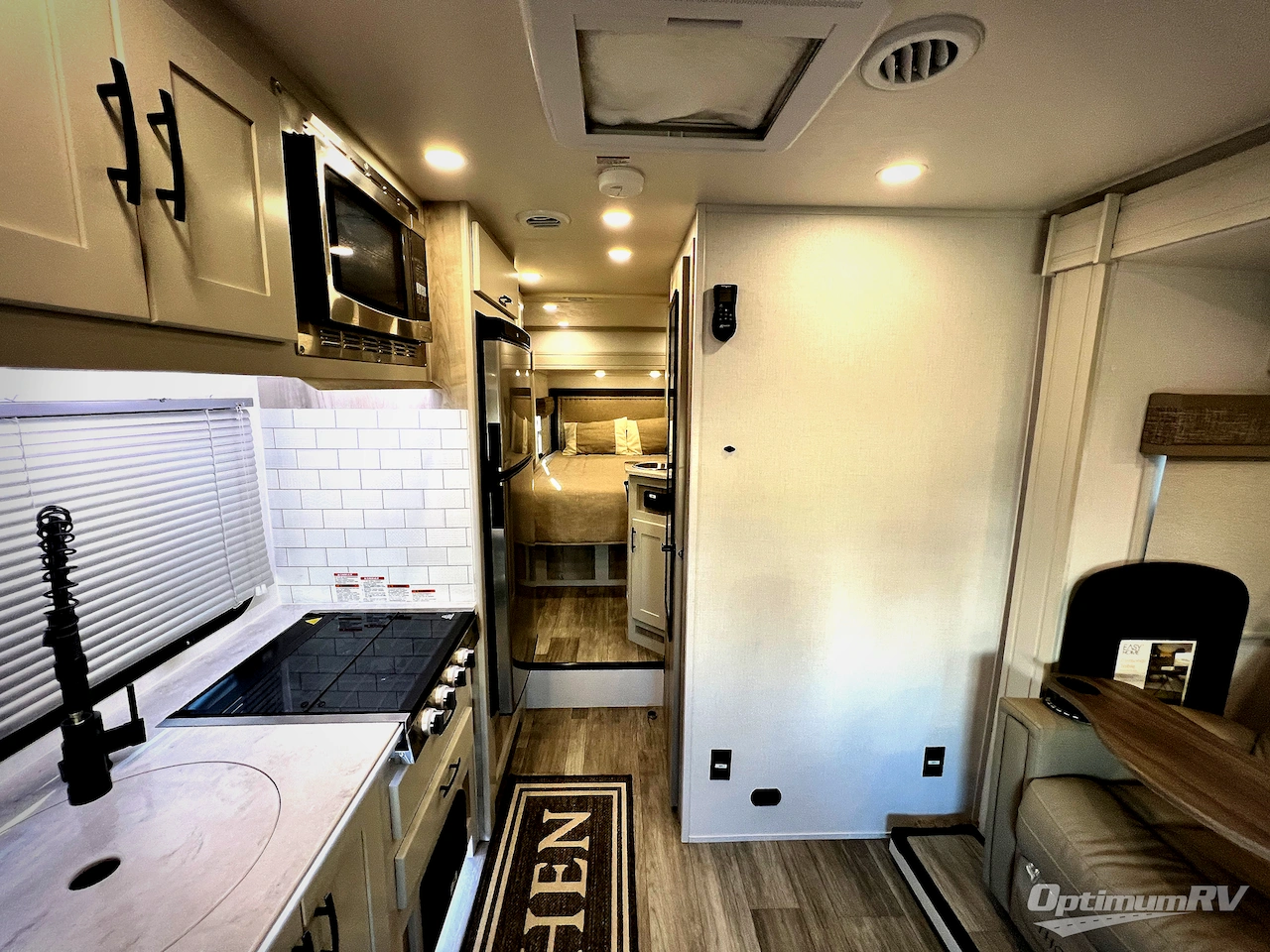 2024 Dynamax isata 3 24RW Photo 5