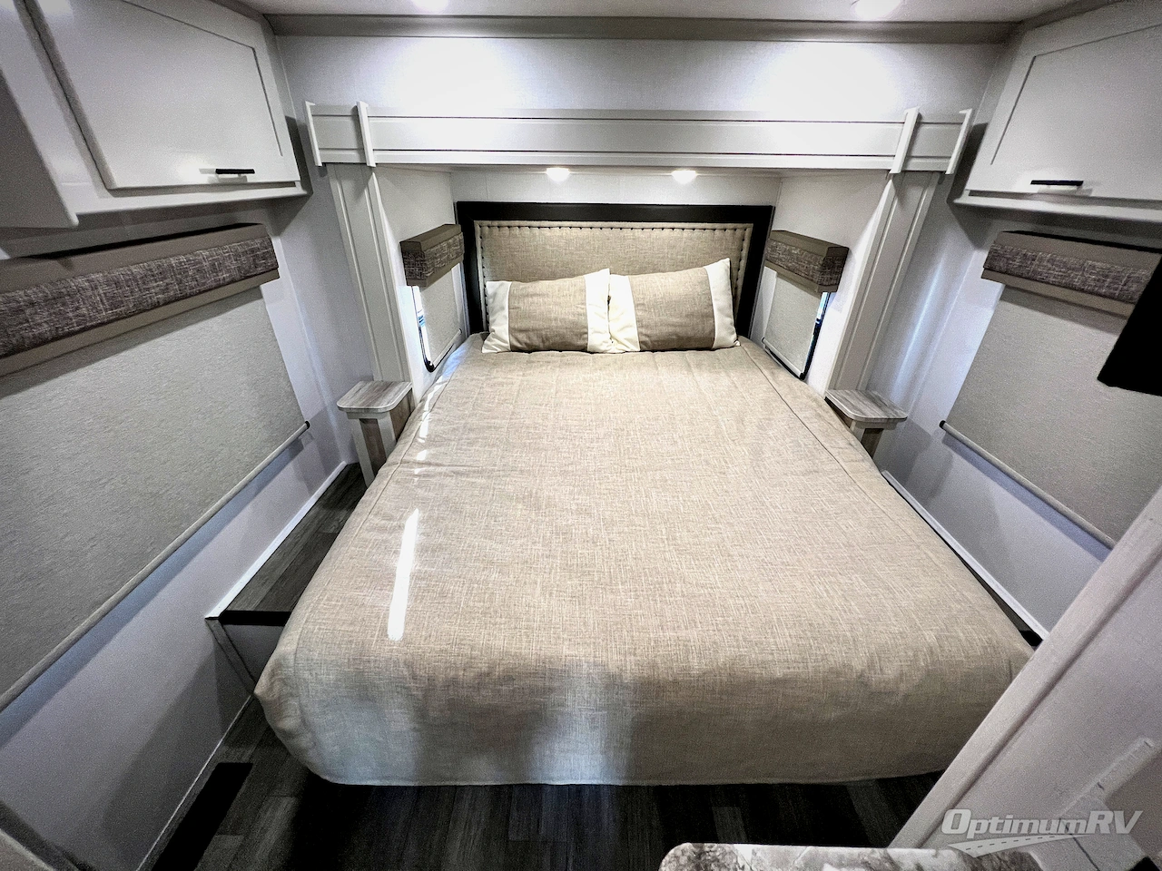 2024 Dynamax isata 3 24RW Photo 17