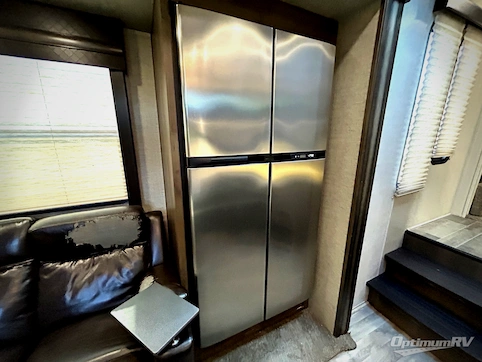 2018 Dutchmen Voltage V3705 RV Photo 3