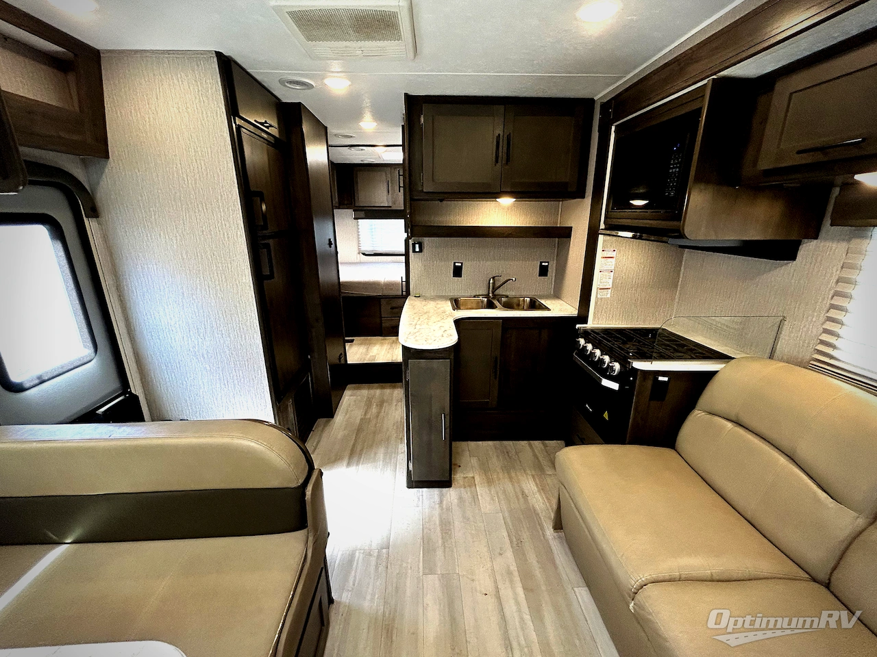 2023 Coachmen Leprechaun 260QB Ford 450 Photo 8