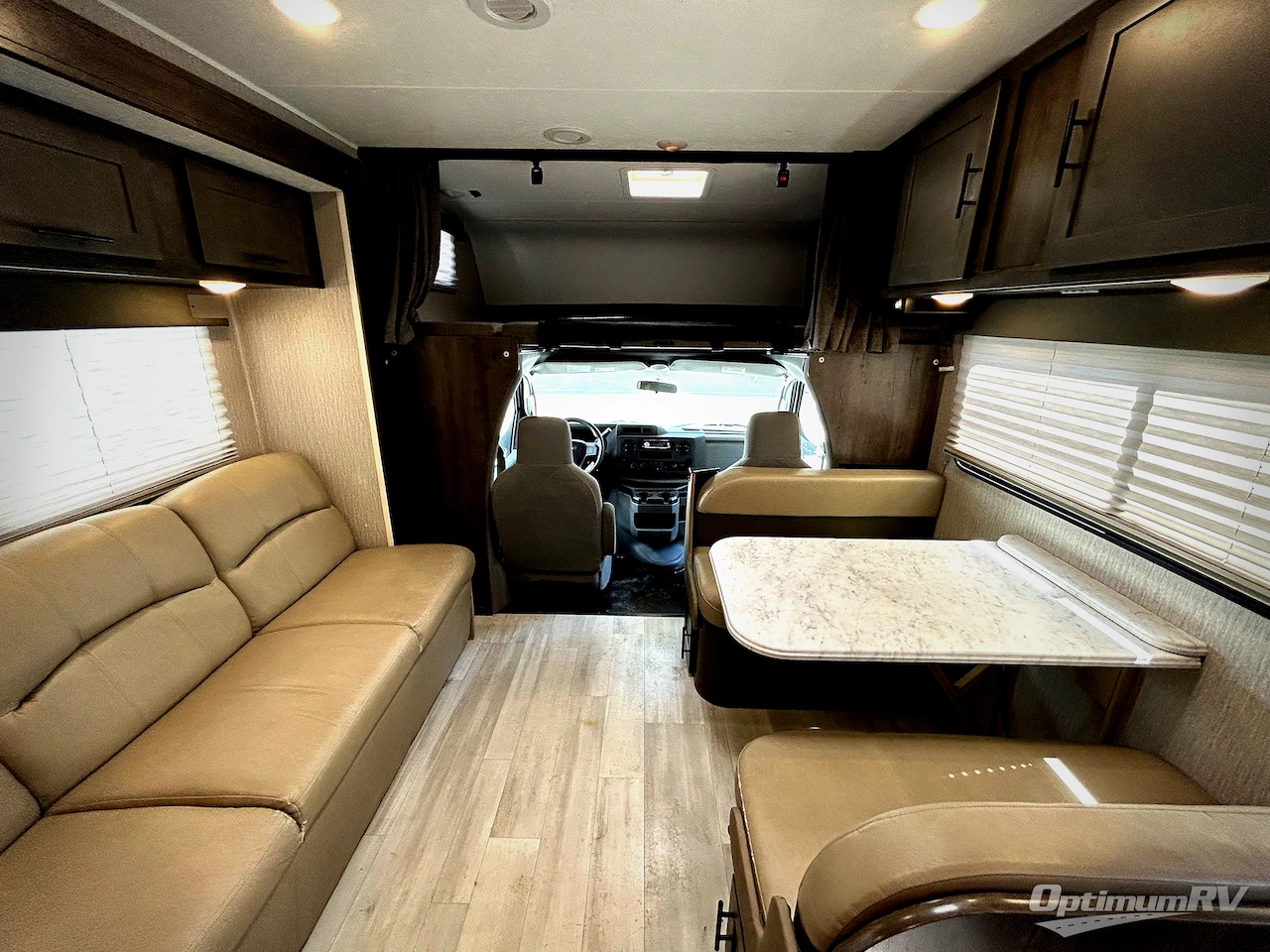 2023 Coachmen Leprechaun 260QB Ford 450 Photo 9