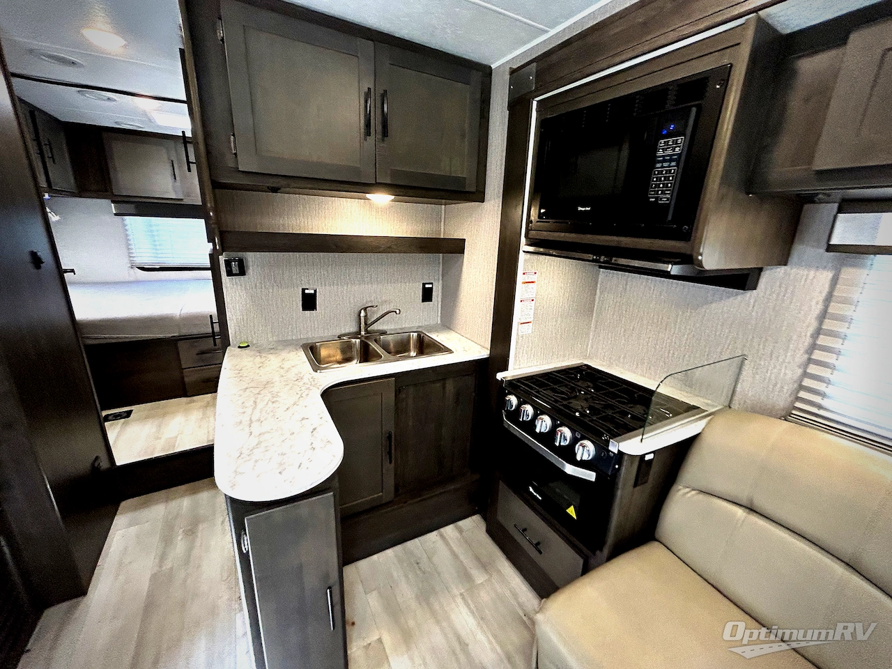 2023 Coachmen Leprechaun 260QB Ford 450 Photo 13