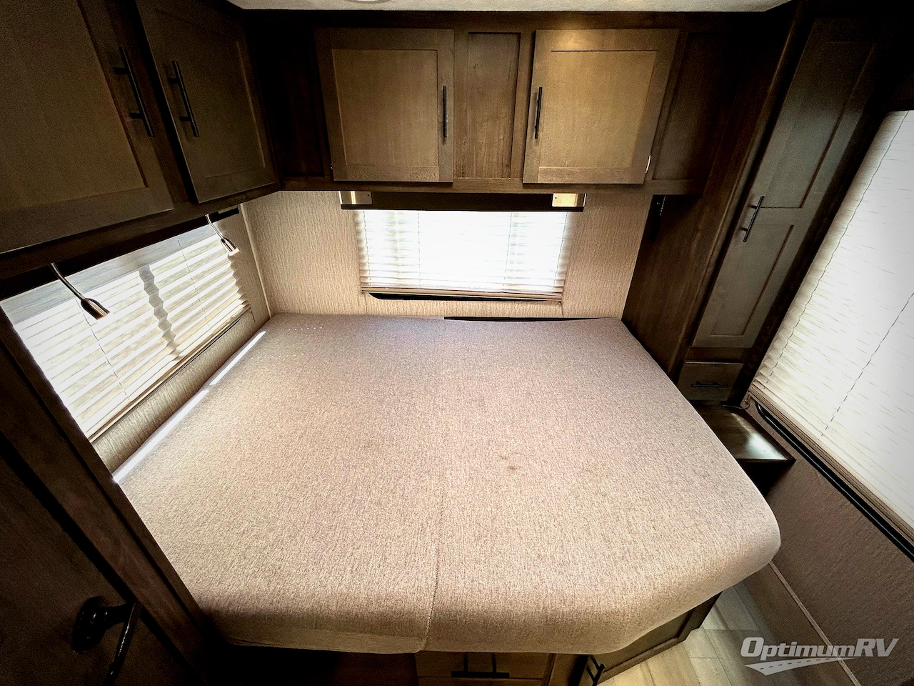 2023 Coachmen Leprechaun 260QB Ford 450 Photo 19