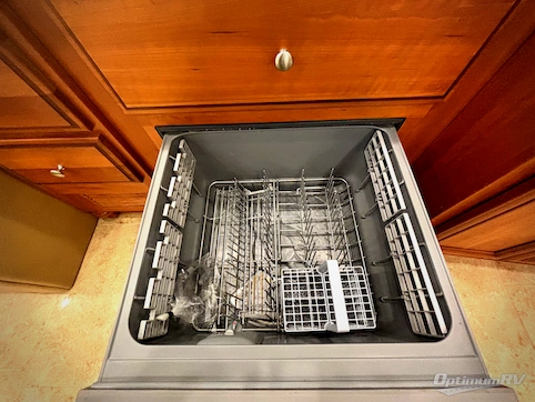 2018 Newmar Ventana 4369 RV Photo 2