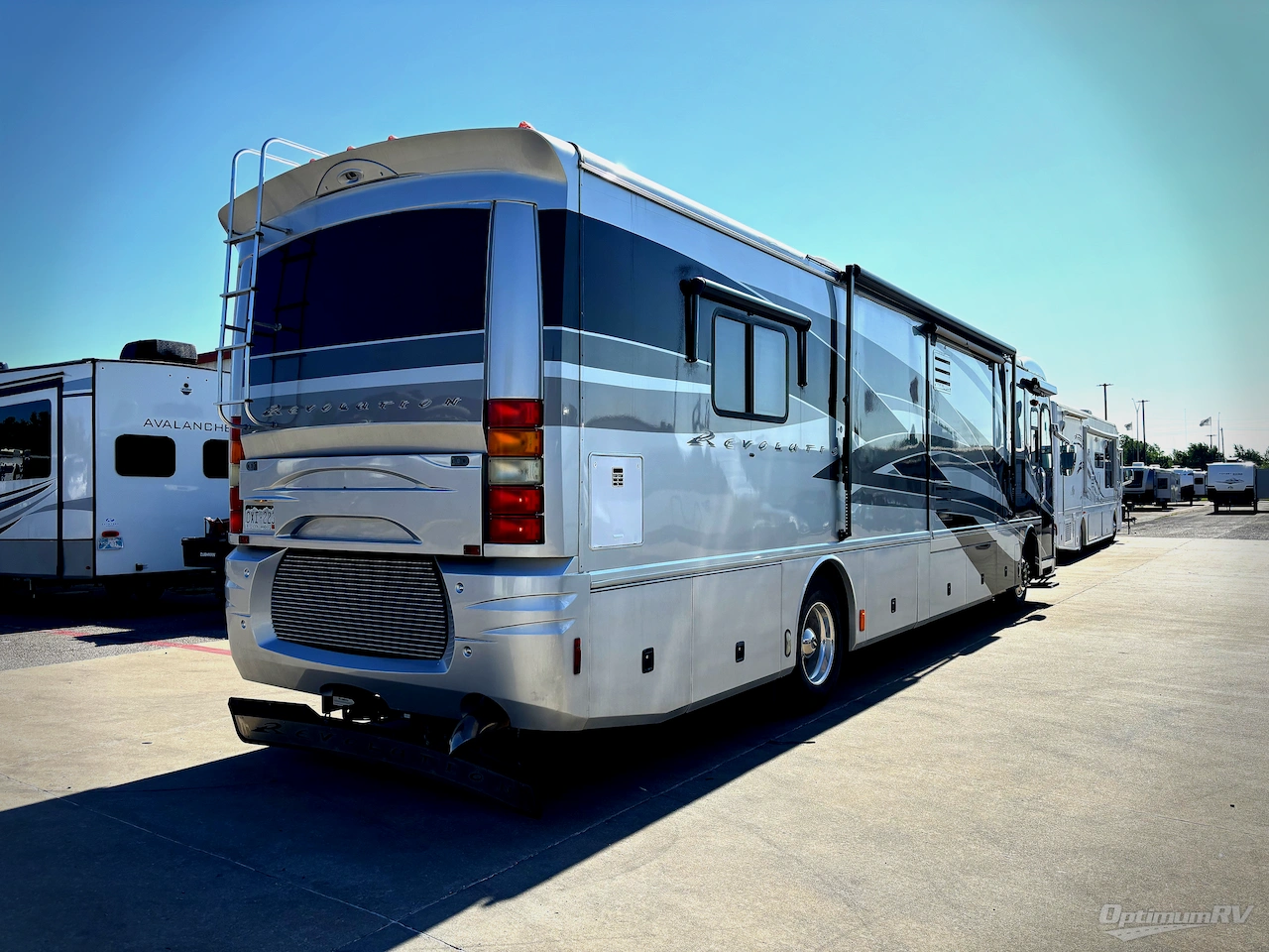 2004 American Coach Revolution 40D Photo 2