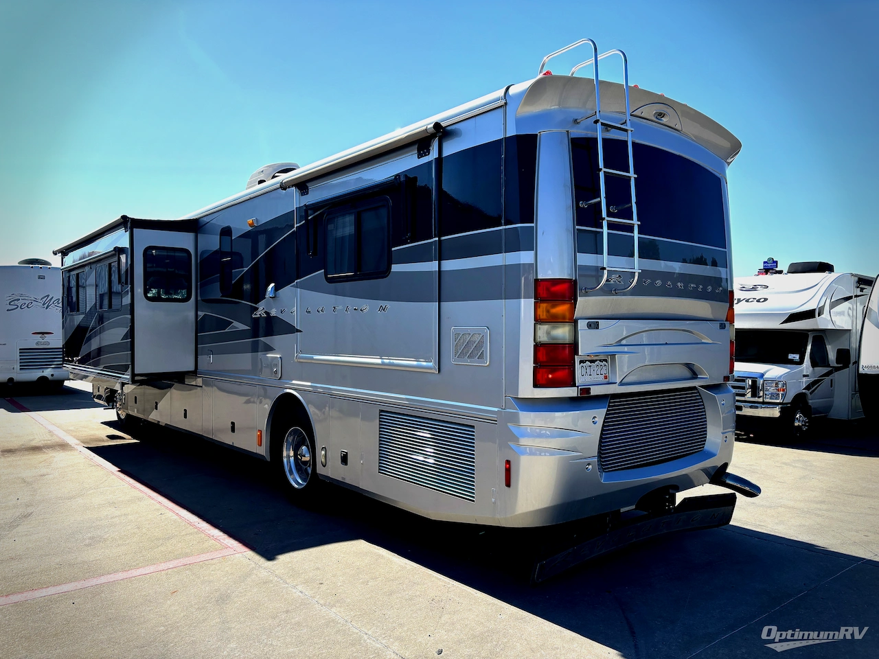 2004 American Coach Revolution 40D Photo 3