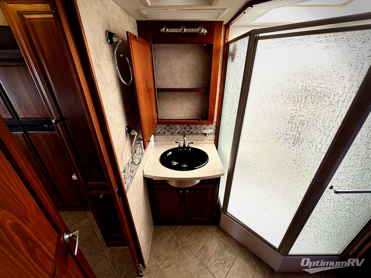 2004 American Coach Revolution 40D Photo 14