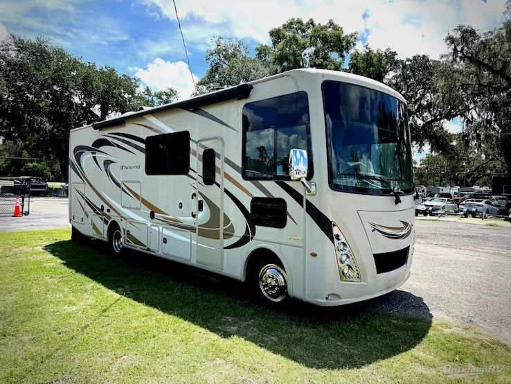 2018 Thor Windsport 29M RV Photo 1