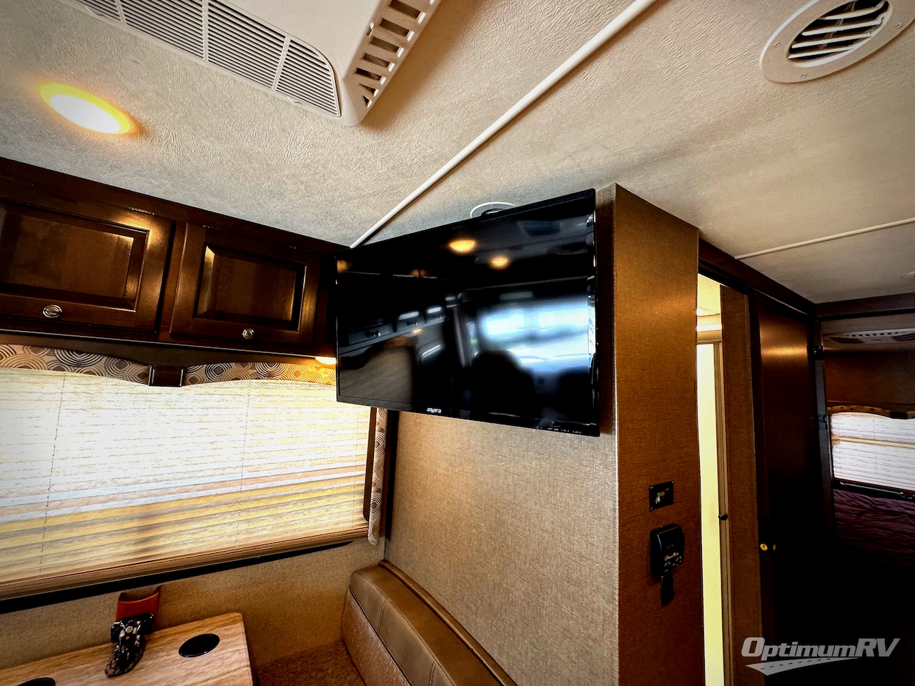 2018 Thor Windsport 29M Photo 11