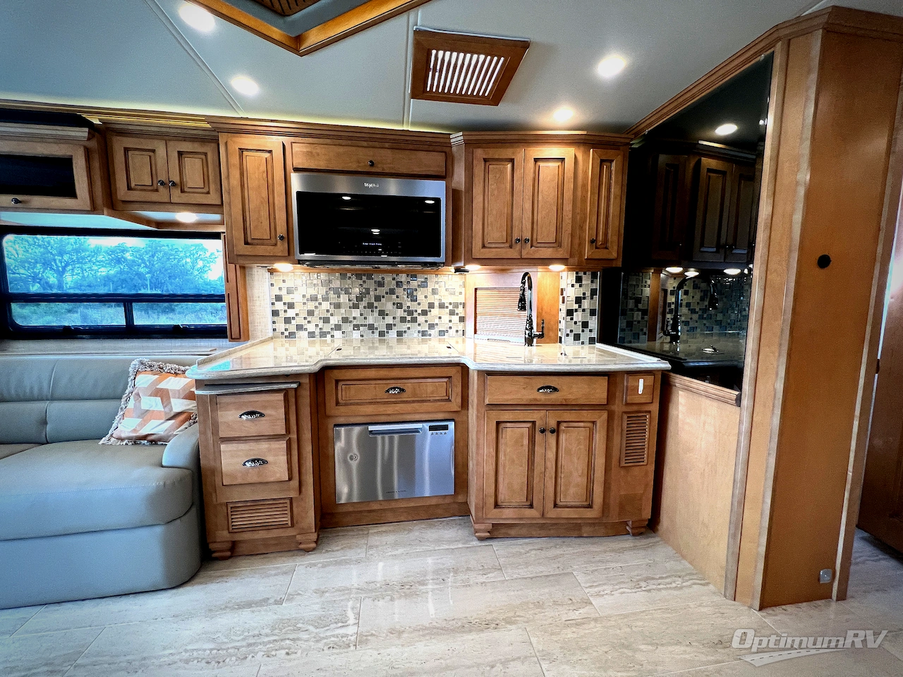 2022 Newmar Dutch Star 4081 Photo 11