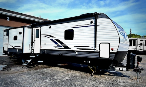 Used 2022 Palomino Puma 32BHFS Featured Photo
