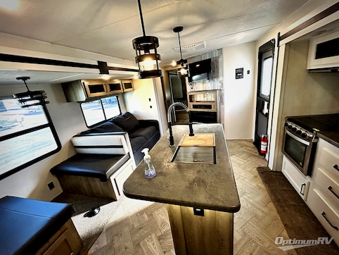 2022 Palomino Puma 32BHFS RV Photo 2