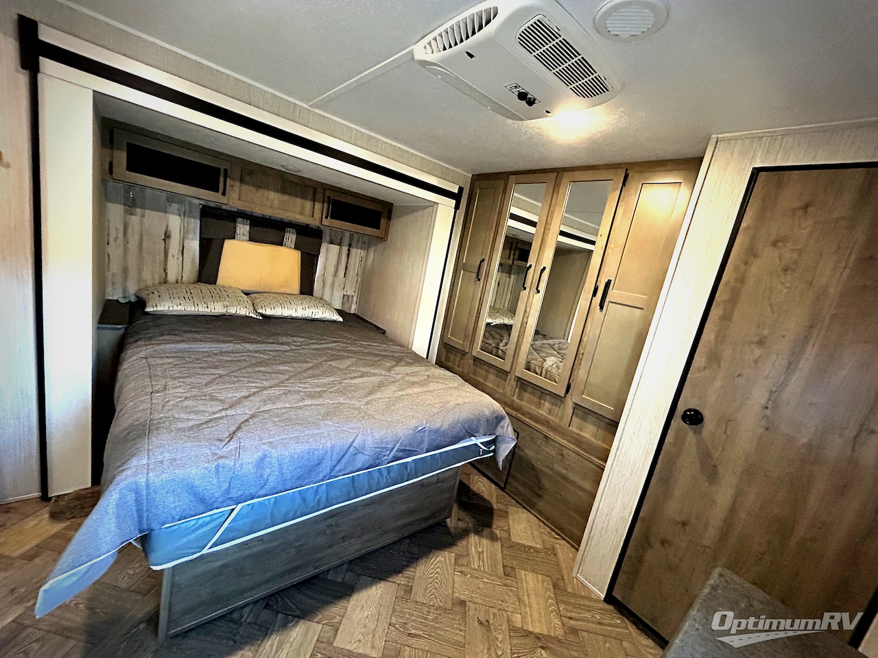 2022 Palomino Puma 32BHFS Photo 10